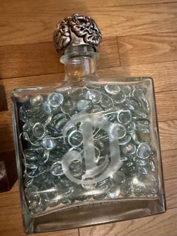 DeLeón tequila bottle with Glass Gems - Lights up - Needs battery change
