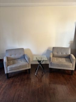 living Room Chairs And Table