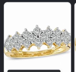1 CT. Diamond Cluster Pyramid Band in 10K Gold Ring