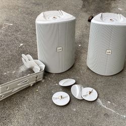 2 Polk audio Outdoor Speakers 