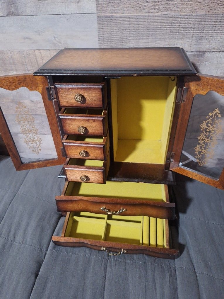 Wooden Musical Jewelry Box