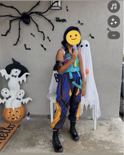 Huntr K- pop demon hunter Halloween costume