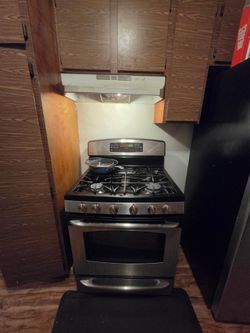 G E stove