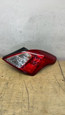 2013 to 2019 Nissan versa sedan passenger side taillight
