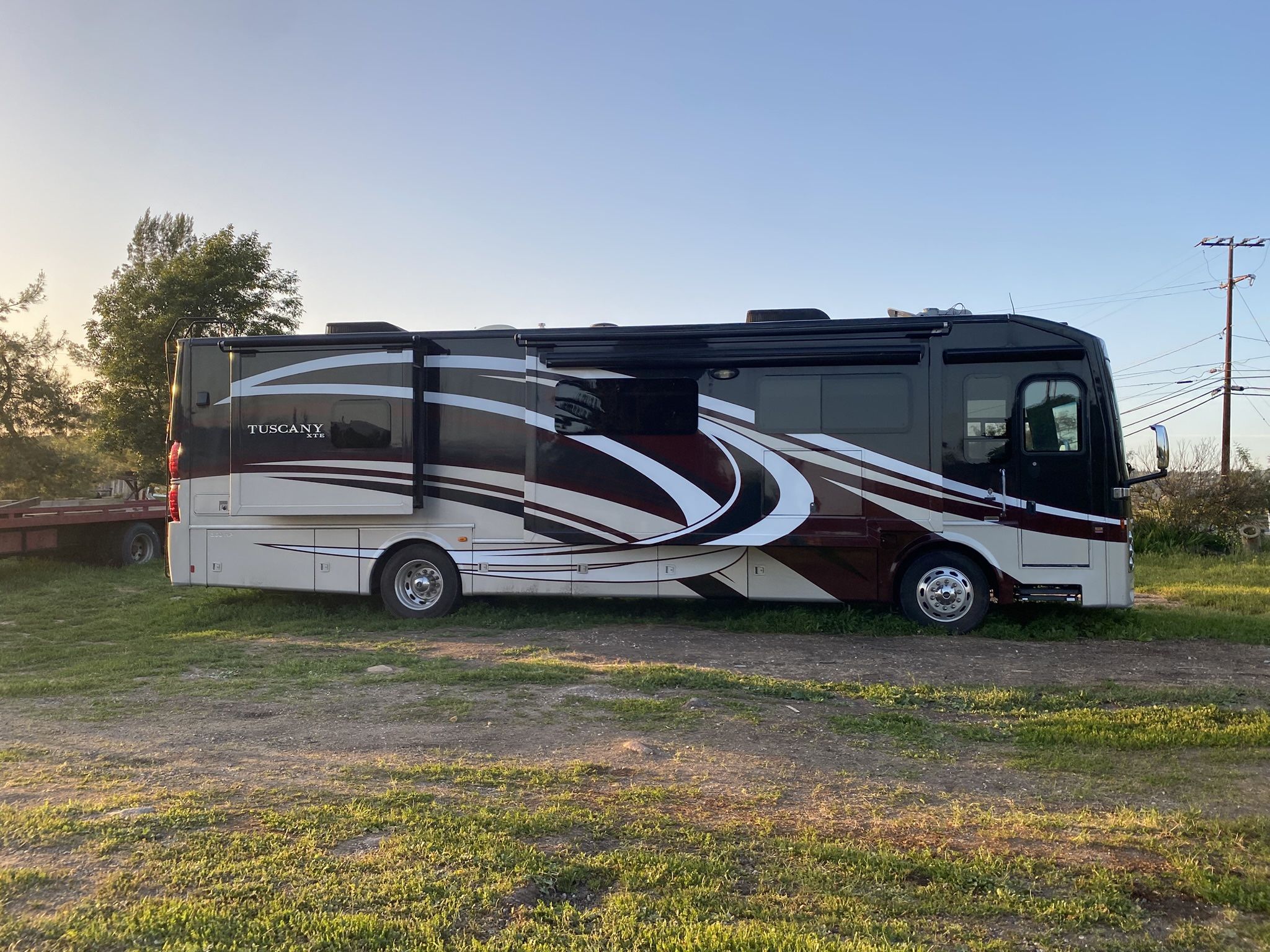 2015 Thor Motor Coach Tuscany Model 36MQ