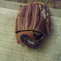 Softball Rawlings Gloves