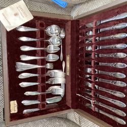 Vintage 1932 Lady Hamilton Oneida Community Silver Plate flatware / silverware / cutlery Minus 1 butter knife