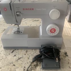 Singer  Sawing  Machine 