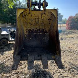 24” Excavator Bucket