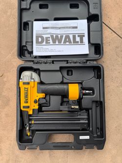 DEWALT 18 Gauge Brad Nailer