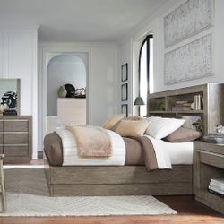 Anibecca King Size Bedroom Set 