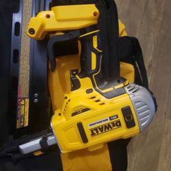 Dewalt 20v 21 Framing Gun