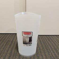 Rubbermaid Trashcan