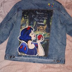 SNOW WHITE DISNEY JEAN JACKET 