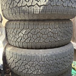 4 Good Year tires 275/60R20