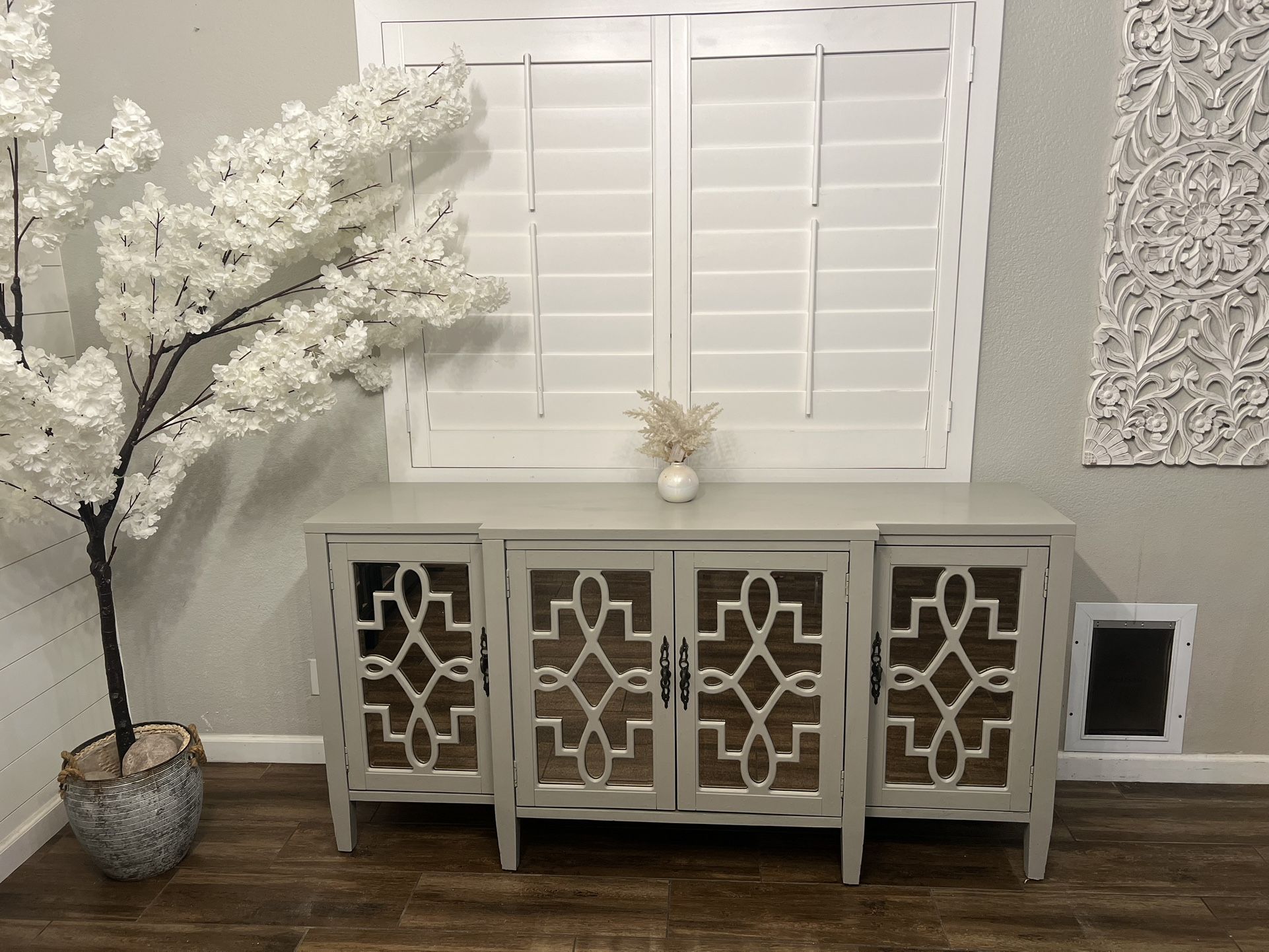 Credenza/ Buffet