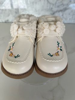 Embroidery  Girl shoes