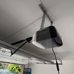 Garage Door Motor/Garage Door Opener