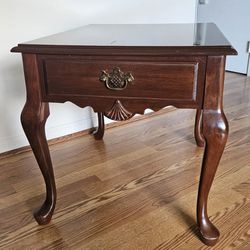 Wood End Table  w/Drawer