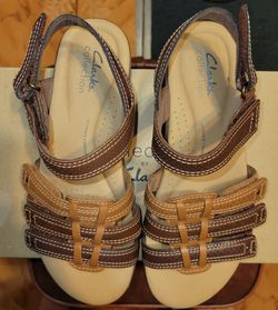 Clarks Sandals Sz 8