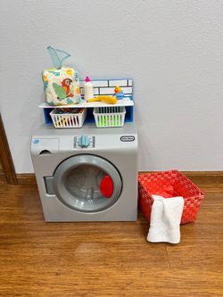 Little Tikes Play Washing Machine with Sound & Spinning- Includes all Accessories Shown