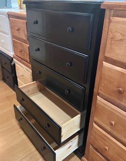 Five drawers jumbo dresser