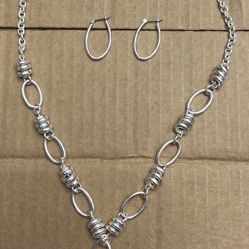  Silver toned Y-drop bubble necklace with matching hoop earrings. 