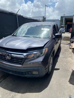 2019 Honda ridgeline parts car