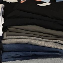 Women’s Pants, Shorts, Jeans, Capris, Skirts, & More!!  Size 24W, 18W, 16W, 3X.  I Have Vest Jackets, Sweaters, Tank Top sweaters & Lounge Pants