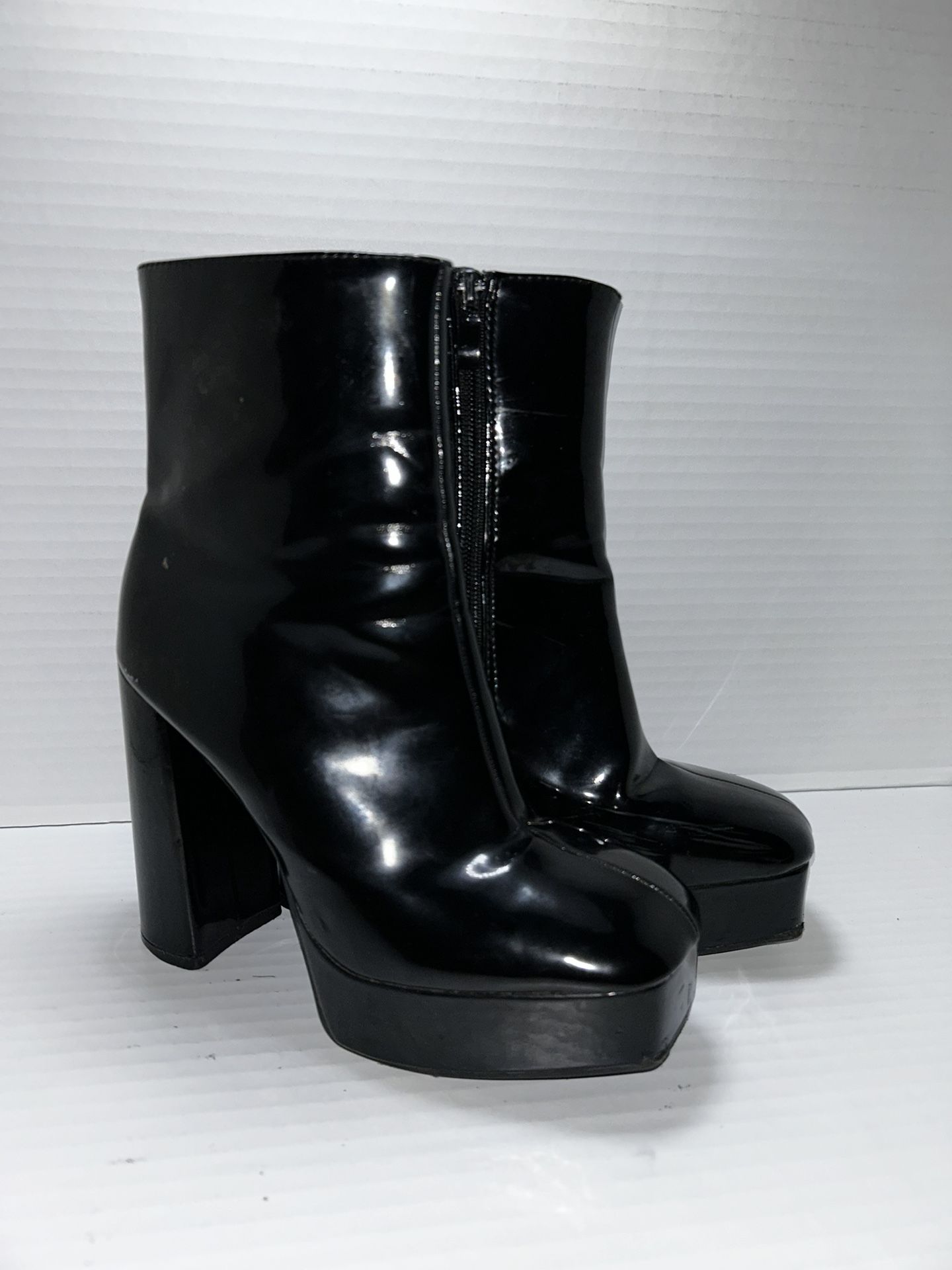 Black BOOTS