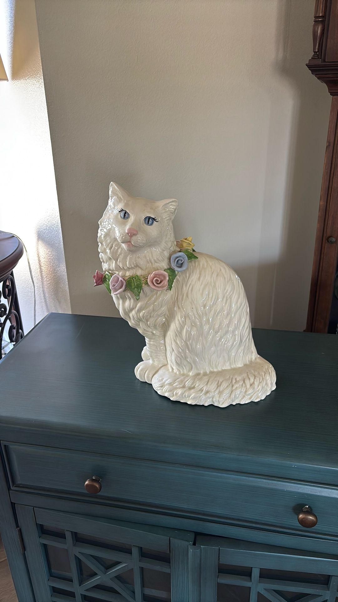 Beautiful Ceramic Cat With Roses Around Neck