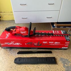 Milwaukee M18 FUEL 18-Volt 24 in. Brushless Cordless Battery Powered Hedge Trimmer (Tool-Only)