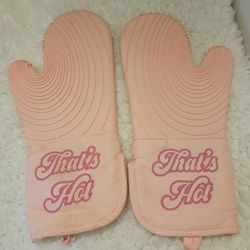Paris Hilton Oven Mitt Set with Iconic That's HOT Design, Heat Resistant Pot Holders Featuring Non-Slip Textured Silicone Grips, 2-Piece