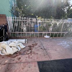 32 Feet Ladder (2 Parts) 