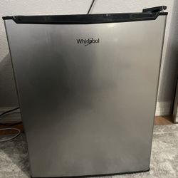 Whirlpool Mini Fridge 
