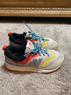 New Balance 997 low top Running Sneakers size 4