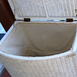 Wicker Laundry Hamper With Lid 
