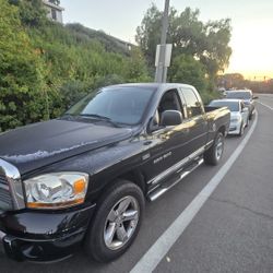 Dodge Ram 1500  Laramie 