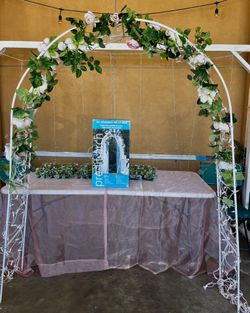 Greenery Arche And Lights Decor