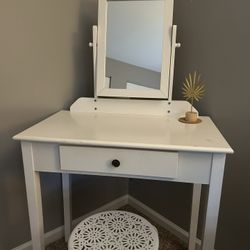 Vanity Table 