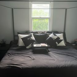 Bedroom set