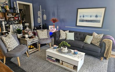 🔥  8 Pc set! Living Room,  Study, Office,  Sitting Room.  2 Grey Chairs, 1 Grey Sofa, 4 White/Grey Pillows, 1 White washed End Table w/drawer. In exc