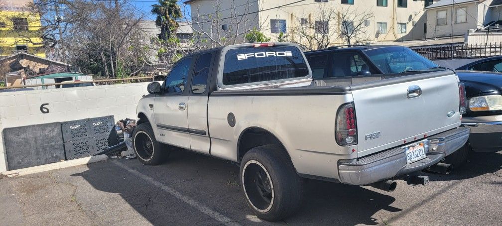 4,000 For F150  Estándar 