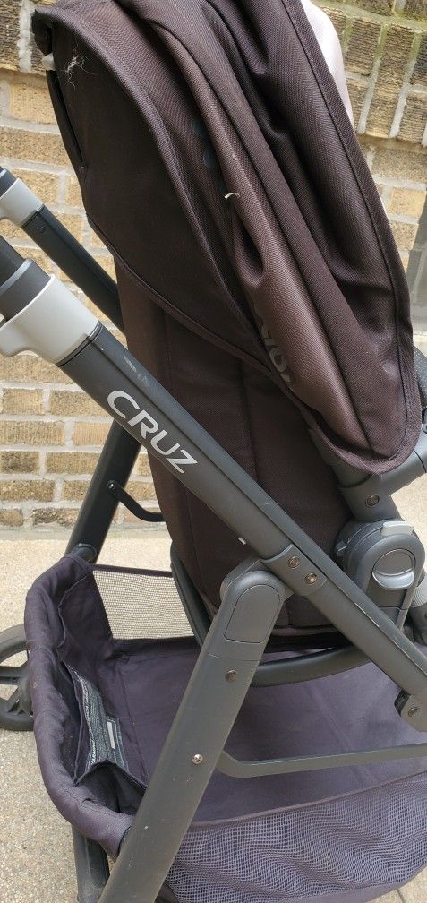 Uppababy CRUZ Baby Stroller High End Easy Fold Rolls Smooth USED 8 MONTHS
