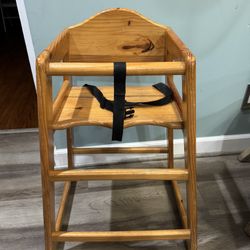Wooden High Chair for Baby & Toddler – Restaurant-Style Stackable HighChair