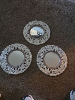 Set of 3 Round Decorative Wall Mirrors