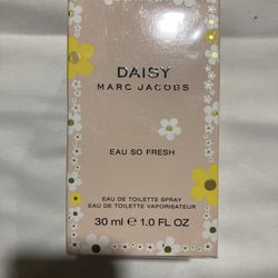 Daisy By Marc Jacob’s.