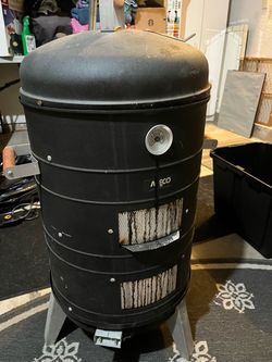 Electric smoker