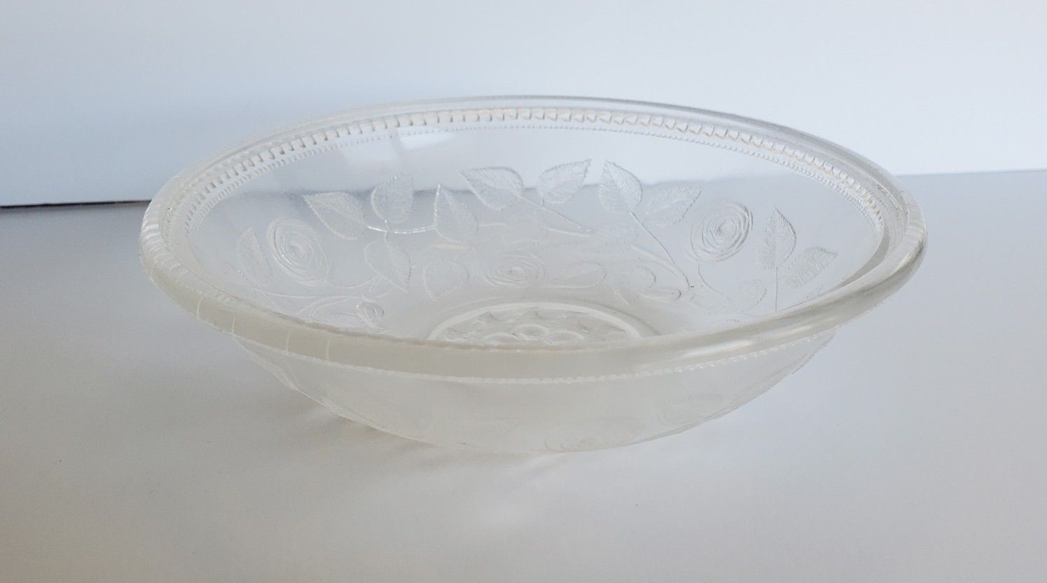 Beautiful Glass Tray-bowl