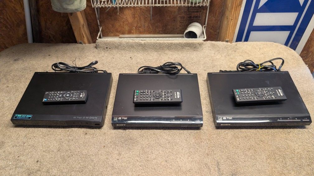 3 DVD Players